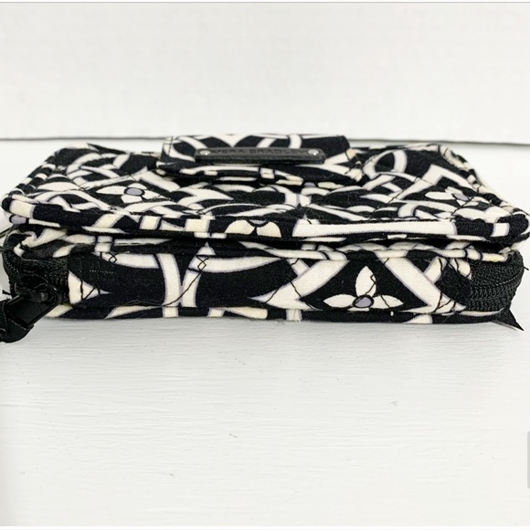 Vera Bradley Concerto Pattern Wristlet Zip Around Wallet Clutch Grab and Go ⬛️⬜️ - Picture 6 of 12